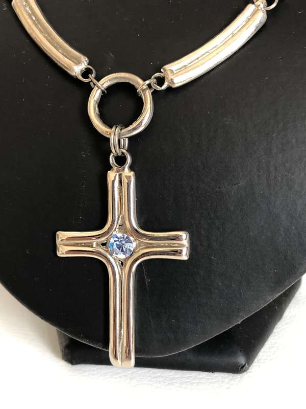 Necklace - Cross Pendant on Chain. Silver Colour #ML097