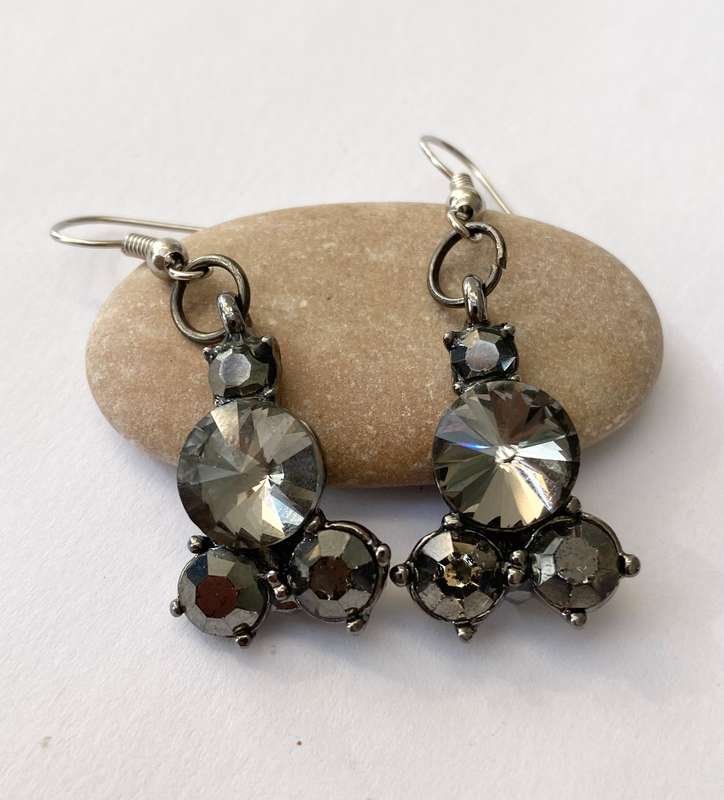 Earrings - Dull Silver Drops. 4 Beads Grey Different Sizes. Shepherds Hooks #ML1531