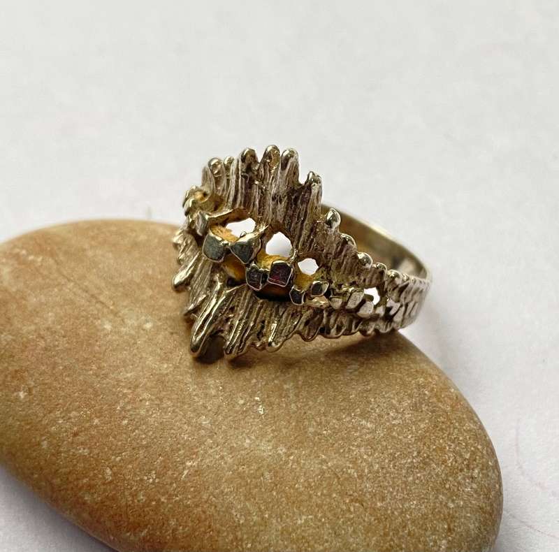 Ring - 835 Silver Band With Staggered Edges. Small Size #ML1560