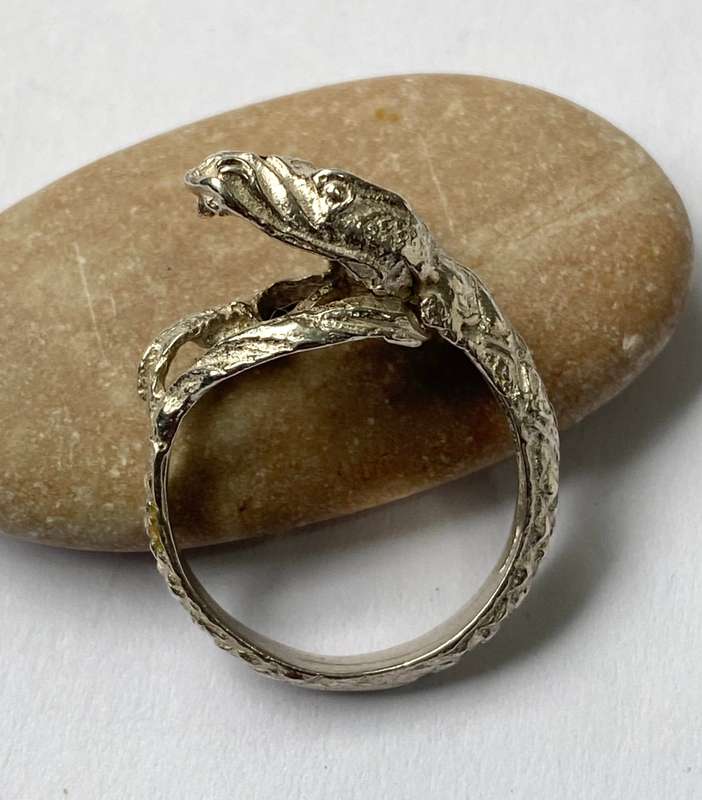 Ring - Sterling Silver Central Snake Head With Tail Along Band #ML1562