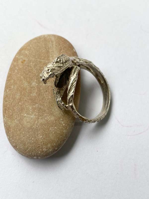 Ring - Sterling Silver Central Snake Head With Tail Along Band #ML1562