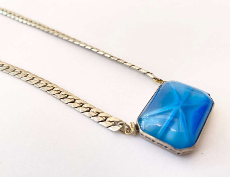 Necklace - Blue Stone on Chain. Silver Colour #ML1568