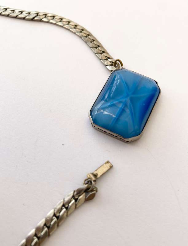 Necklace - Blue Stone on Chain. Silver Colour #ML1568