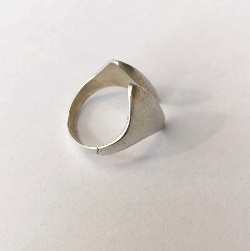 Ring - Sterling Silver Ring With Split Top #ML1589