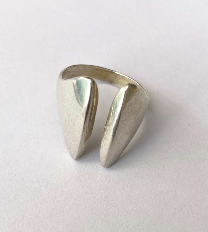 Ring - Sterling Silver Ring With Split Top #ML1589