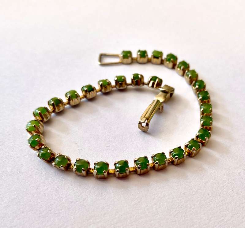 Bracelet - Tennis Style Chain With Green Stones. Gold Plated #ML1594