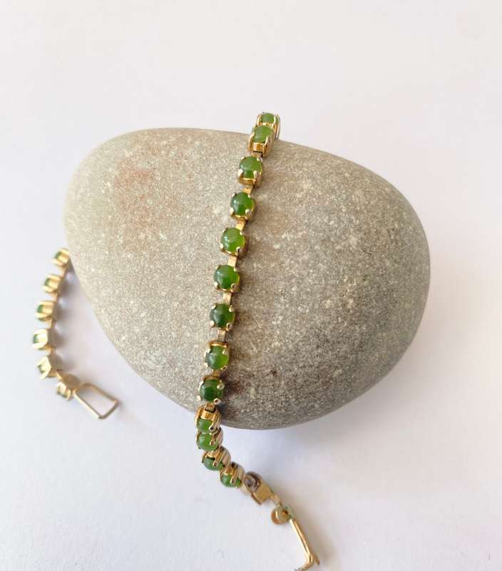 Bracelet - Tennis Style Chain With Green Stones. Gold Plated #ML1594