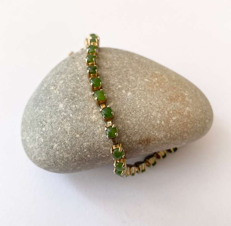 Bracelet - Tennis Style Chain With Green Stones. Gold Plated #ML1594