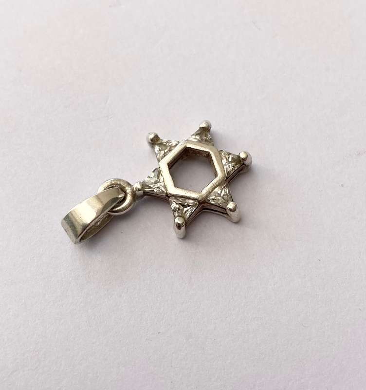 Pendant - 925 Silver Star of David (Magen David) with small triangular stones in each point #ML1625