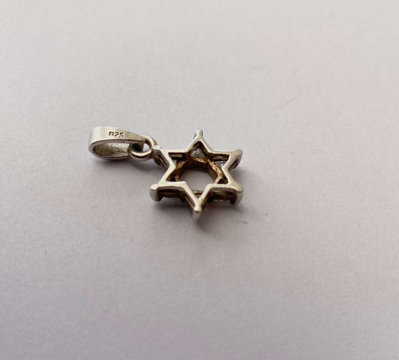 Pendant - 925 Silver Star of David (Magen David) with small triangular stones in each point #ML1625