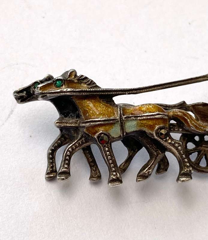 Brooch - Vintage Sterling Silver Enamel Marcasite Horse and Carriage With People #ML1633