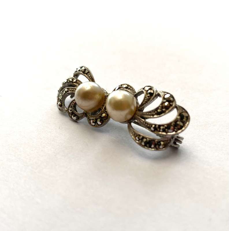 Brooch - Sterling Silver Marcasite Floral Design Brooch With 2 Champagne Pearls In Centre. Pin is...