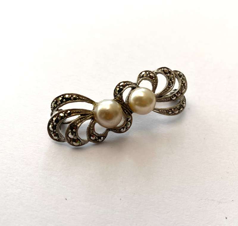 Brooch - Sterling Silver Marcasite Floral Design Brooch With 2 Champagne Pearls In Centre. Pin is...
