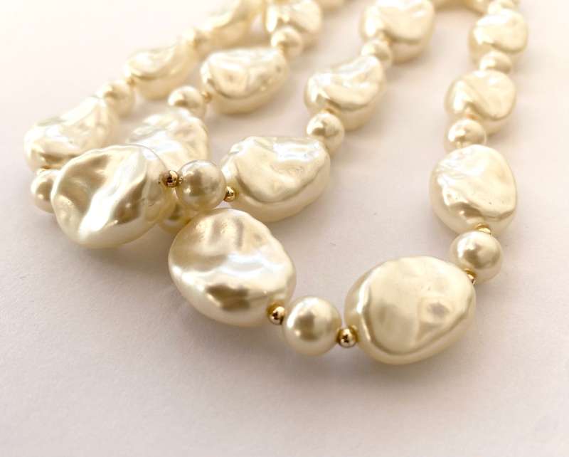 Necklace - String Pearly Beads of Different Sizes and Shapes. Baroque Style #ML1652