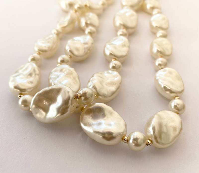 Necklace - String Pearly Beads of Different Sizes and Shapes. Baroque Style #ML1652