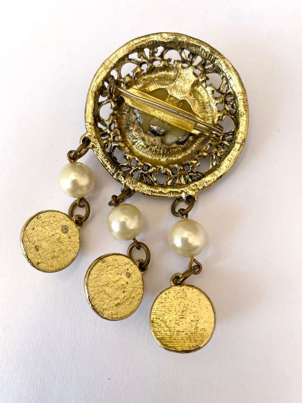 Brooch - Large Round Disk With Pearly Bead In Centre. 3 Hanging Pendants With Pearly Bead On End....
