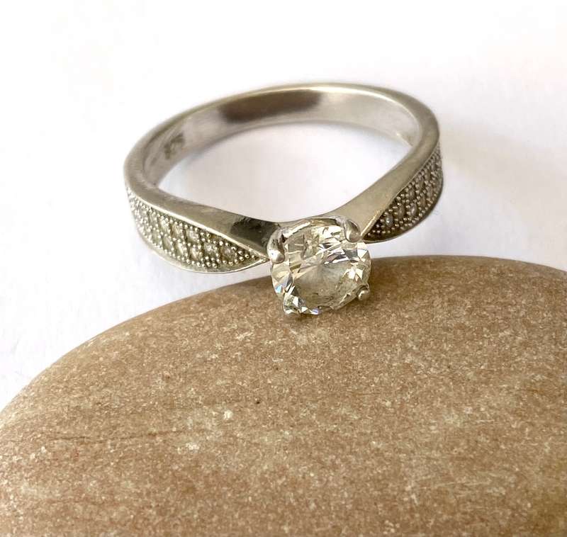 Ring - 925 Sterling Silver Band With Centre White Stone and Smaller White Stones on Either Side #...