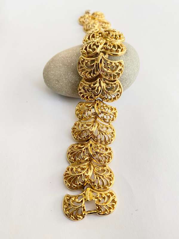 Bracelet - Vintage Shell Shape 'Napier' Brand. Gold Plated. PAT 4774743 #ML1700