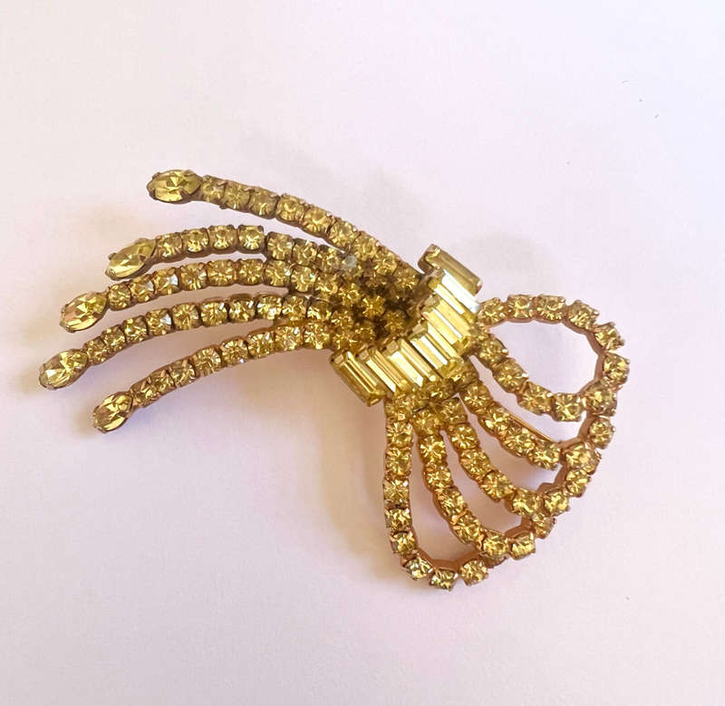 Brooch - Bow Shape Brooch With Atrine Coloured Stones(Different Sizes) ML1709