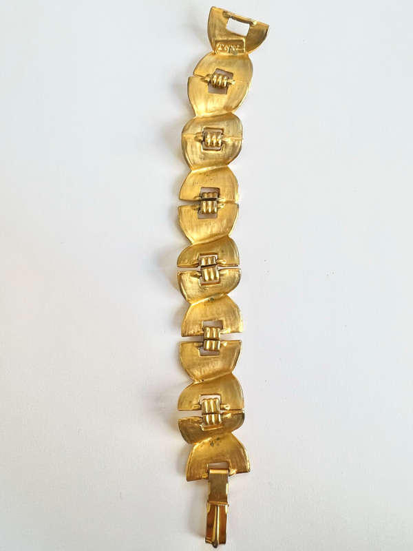 Bracelet - Chunky Gold Tone Bracelet With Links With "Topez" Stamped ML1711