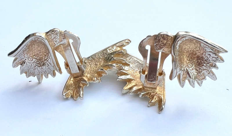 Earrings- Vintage Retro Cream and Gold Tone Unusual Bird Wing Shape Clip on Earrings