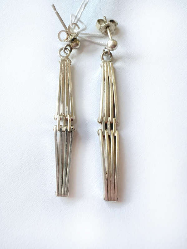 Earrings - Silver Tone Drop Design ML078