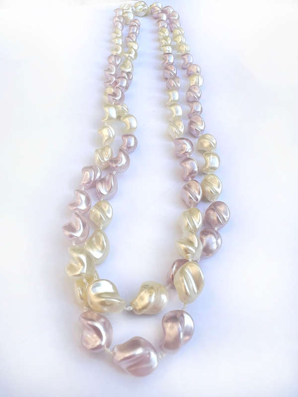 Necklace - String "Baroque" Style. Pink and white Pearly Beads ML1727