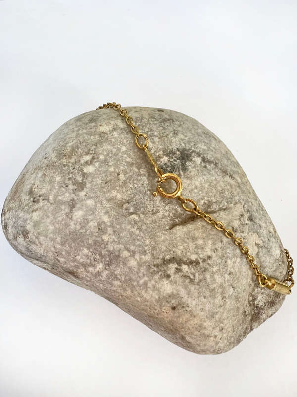Necklace - Magnetic Necklace Chain With small Bars In between. Gold Tone ML1736