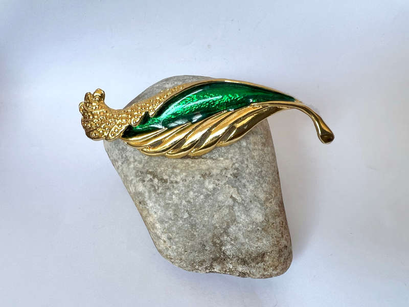Brooch - Gold Plated Leaf Design with Green Shade ML1741