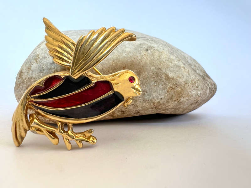 Brooch - Vintage Gold Tone Bird Design with Enamel Red and Black Wings with a Red Glass Eye ML1744