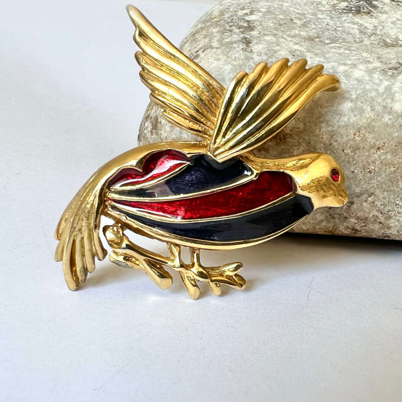 Brooch - Vintage Gold Tone Bird Design with Enamel Red and Black Wings with a Red Glass Eye ML1744