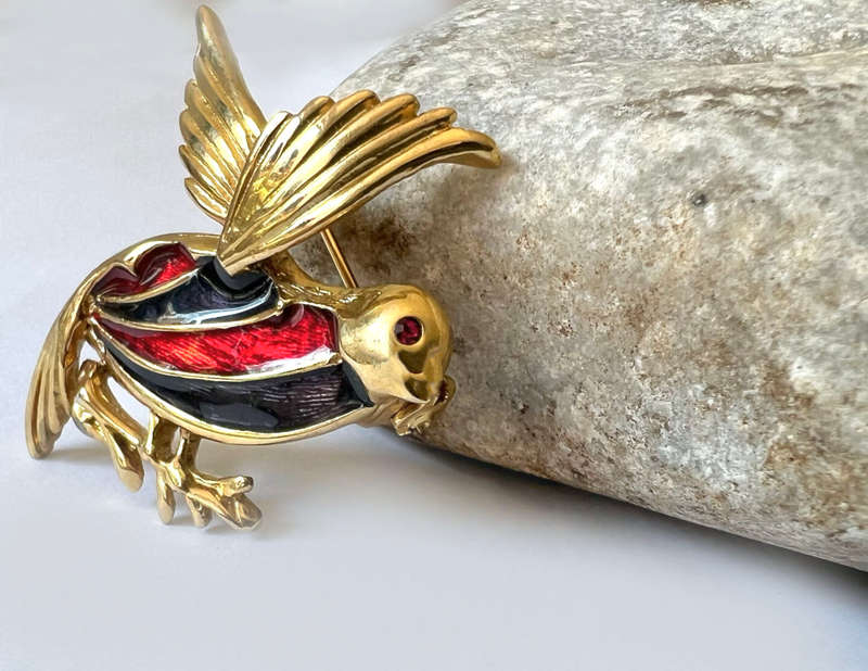 Brooch - Vintage Gold Tone Bird Design with Enamel Red and Black Wings with a Red Glass Eye ML1744