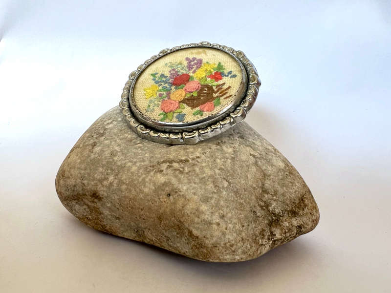 Brooch - Vintage Embroided Design. Light Weight Metal Frame ML1755