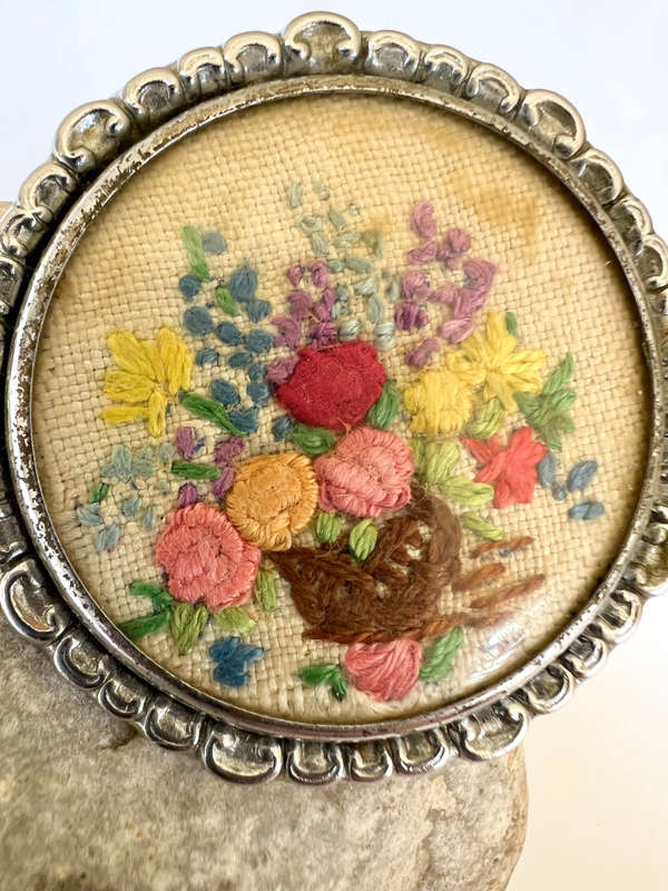 Brooch - Vintage Embroided Design. Light Weight Metal Frame ML1755