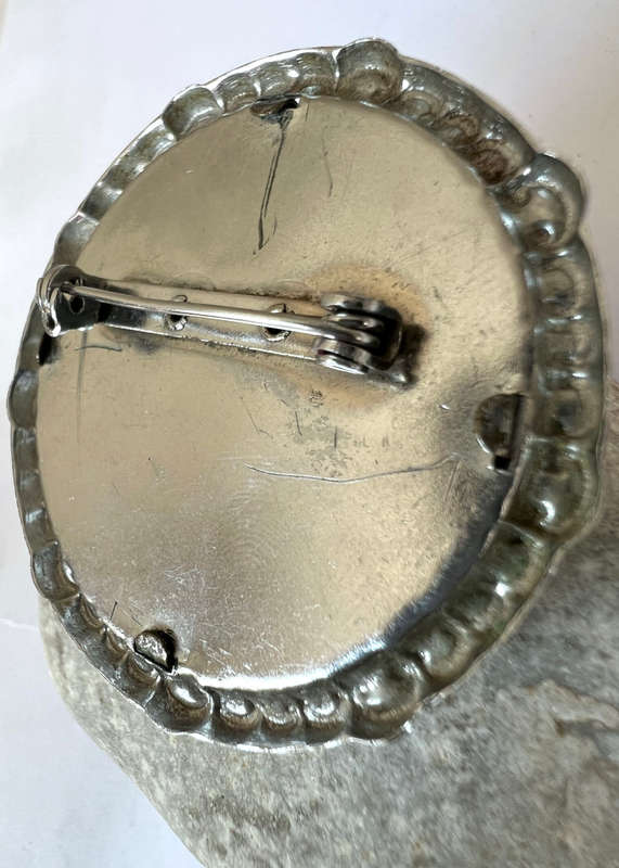 Brooch - Vintage Embroided Design. Light Weight Metal Frame ML1755