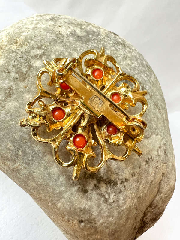 Brooch - Gold Tone Flower Shape Design with Centre Pearly Bead surrounded by 6 Coral Colour Beads...