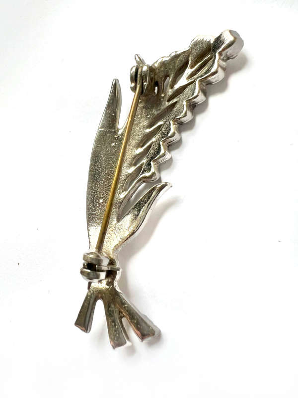 Brooch - Silver Tone Filigree Pin Flower Design ML1780