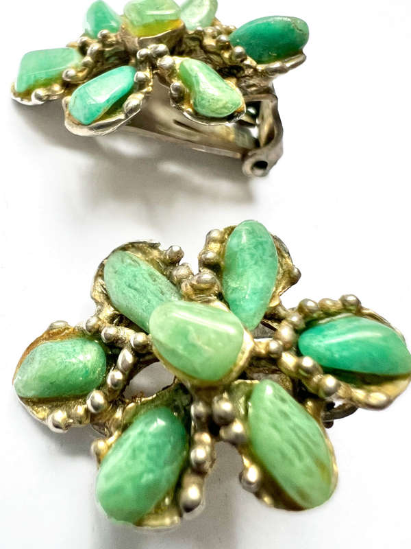 Earrings - Vintage Aventurine Green Stones - Clip on Earrings Silver Tone ML1783