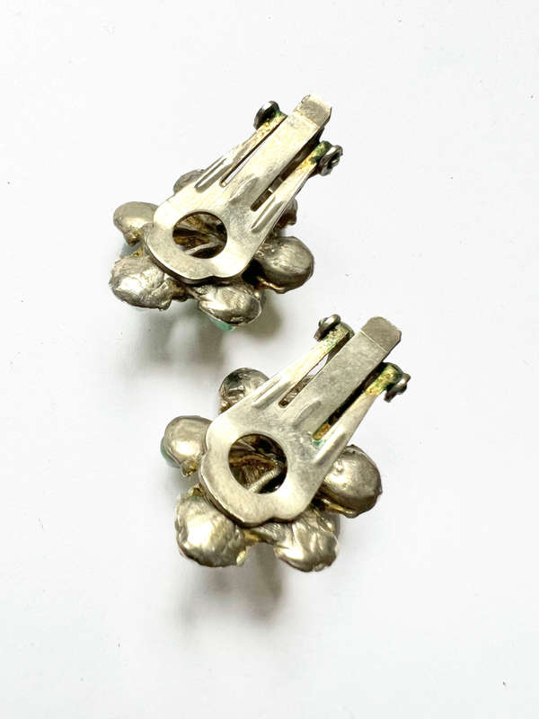Earrings - Vintage Aventurine Green Stones - Clip on Earrings Silver Tone ML1783
