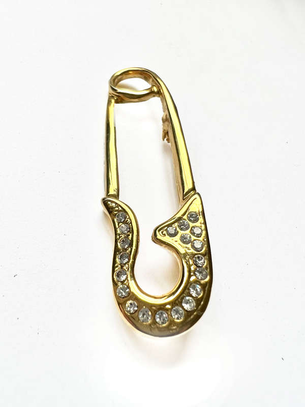 Brooch - 1980's Retro Gold Tone Safety Pin Design with Diamantes on the top end ML1784