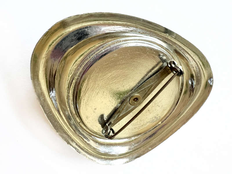 Brooch - Large Purple Plastic Stone set in Silver Tone. Curved Triangular Shape Setting ML1787