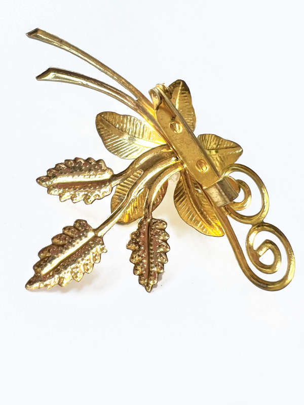 Brooch- Gold Tone Flower on Stem with Leaves and Large Pearly Bead in Centre of Flower ML1789