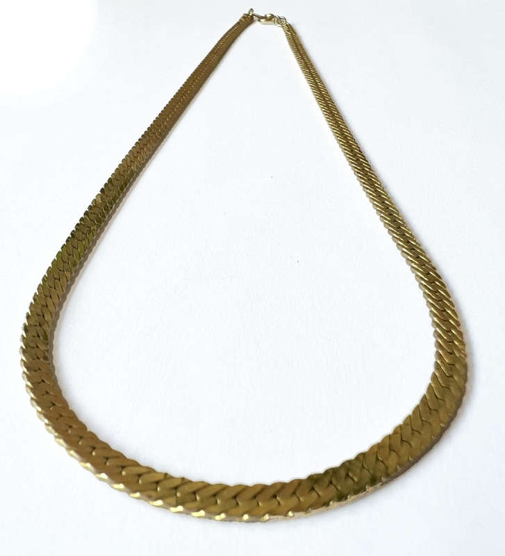 Necklace - Thin Neck Chain. Gold Tone Choker, Snake Skin Design ML1791