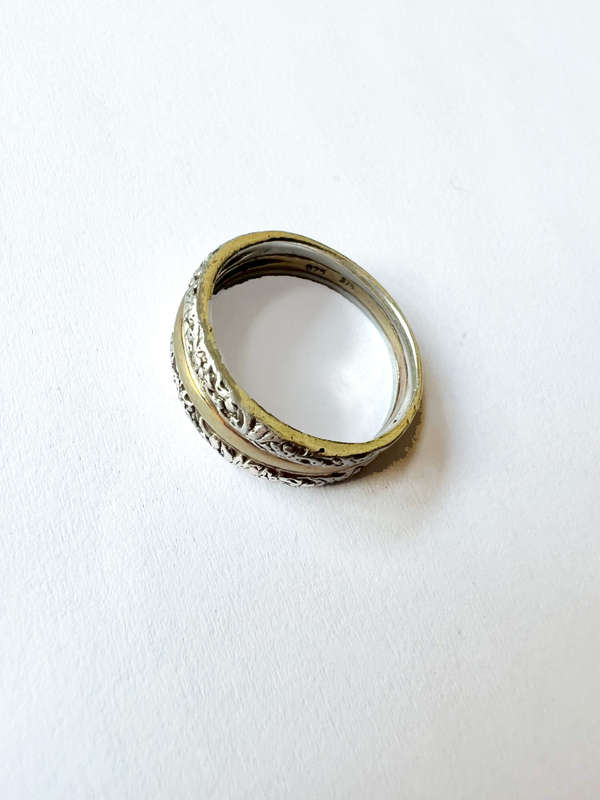 Ring - 925 Silver Frame and 9ct Gold Band in Centre ML1792