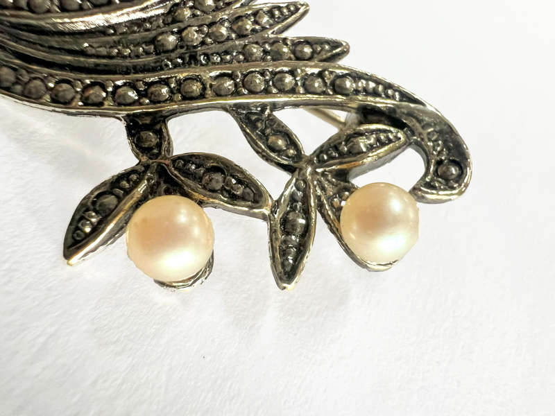 Brooch - Vintage Metal Tone Flower Held Together with a Ribbon and Pearly Beads in Each Flower ML...