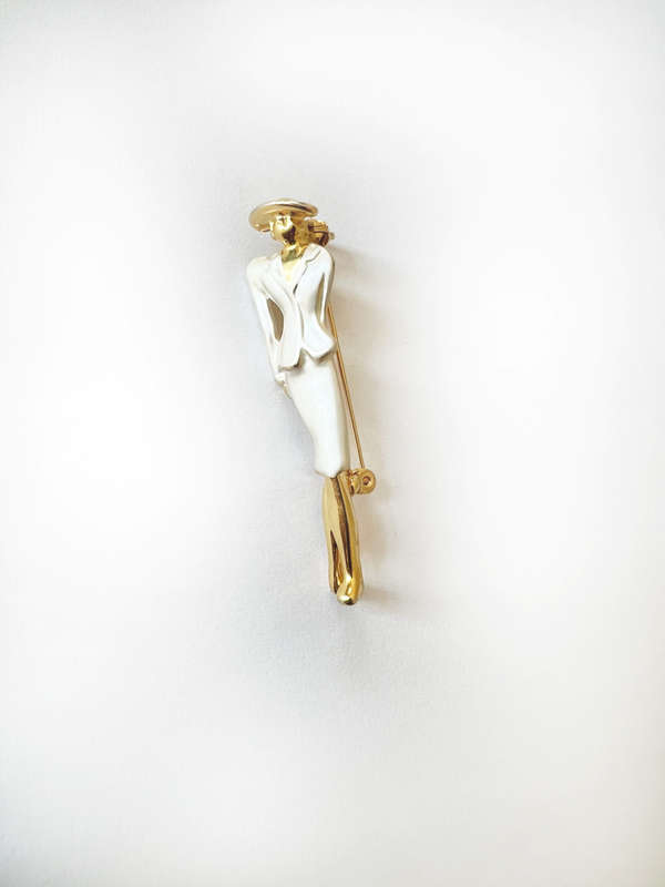 Brooch - Classy Lady with Pearly Enamel Painted Clothes ML1807