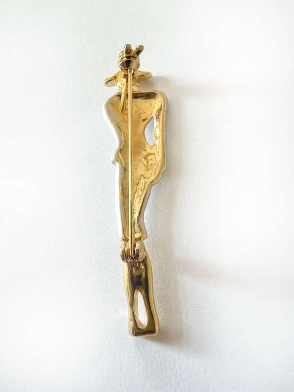 Brooch - Classy Lady with Pearly Enamel Painted Clothes ML1807