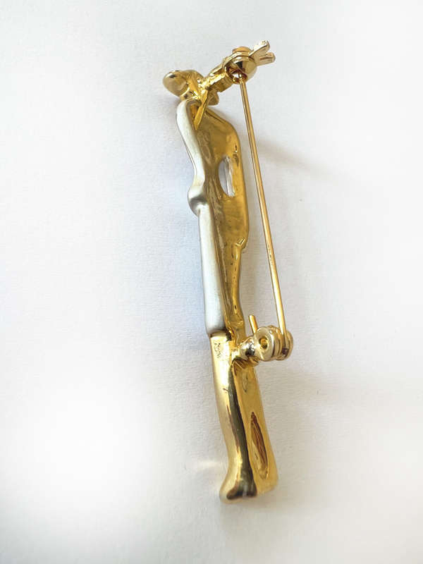 Brooch - Classy Lady with Pearly Enamel Painted Clothes ML1807