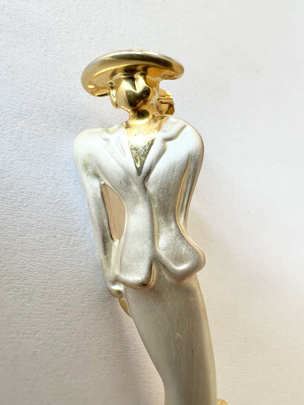 Brooch - Classy Lady with Pearly Enamel Painted Clothes ML1807