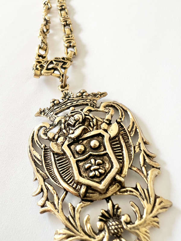 Necklace - Vintage Crest Shield Renaissance Gold Tone Necklace ML1811